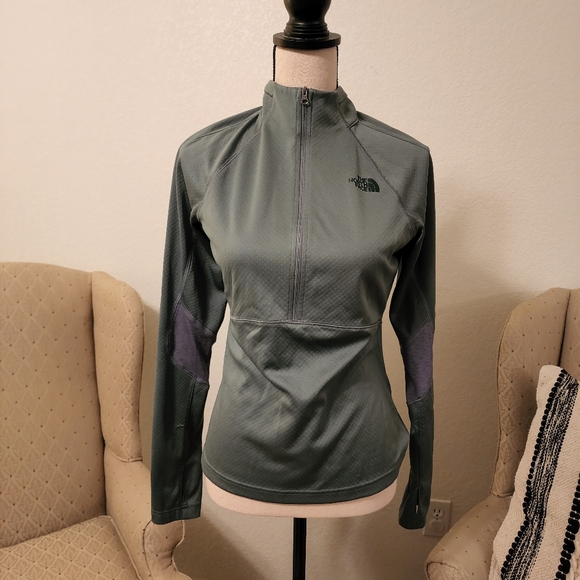 Fabletics and North Face Bundle sz Small - Picture 2 of 4